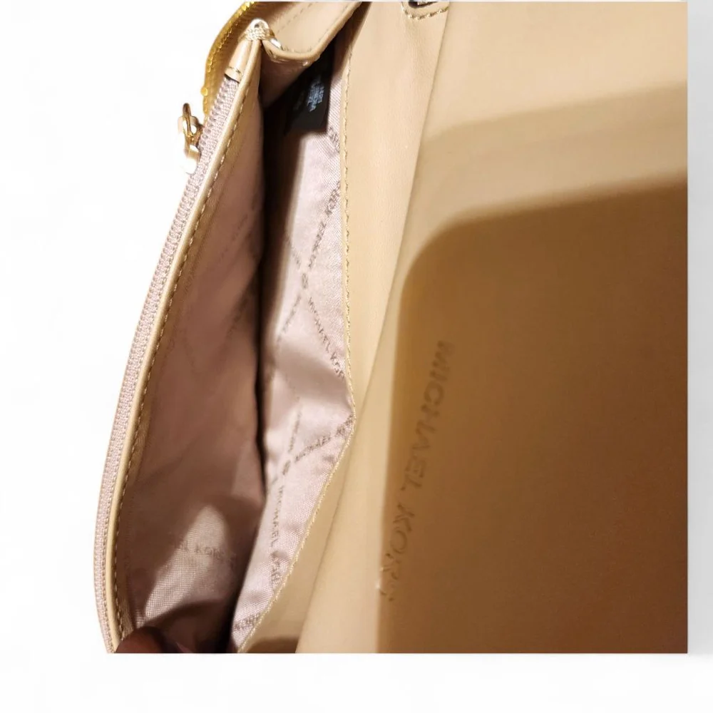 Michael Kors Jet Set Travel Wristlet Wallet Beige Leather